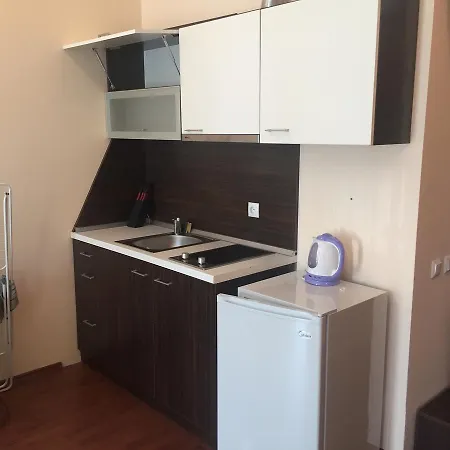 Apartment 82